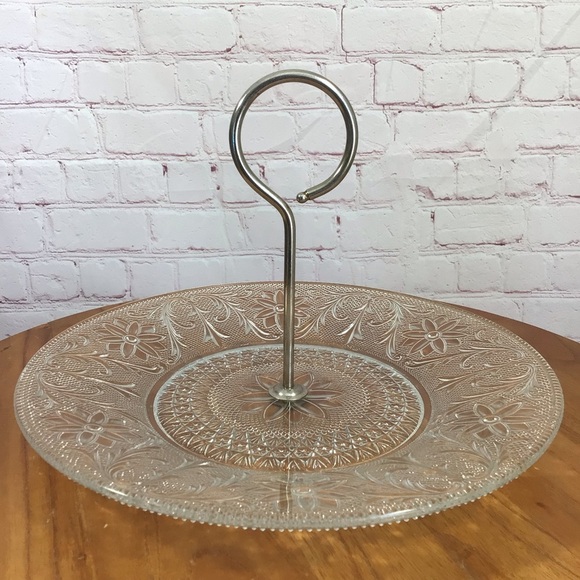 Vintage Indiana Glass Clear Sandwich Tidbit Tray with Metal Handle - Picture 4 of 9